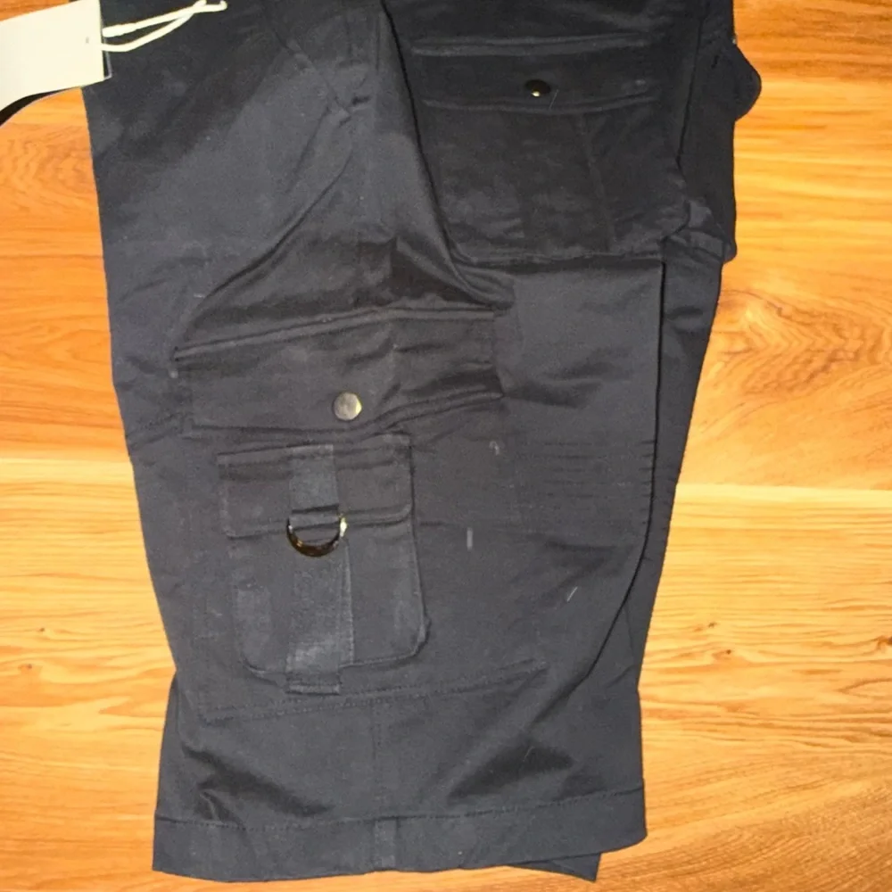 Flamingals cargo shorts - Picture 8 of 9